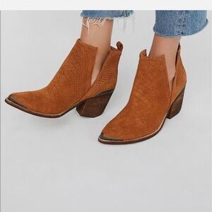Jeffrey Campbell Brown Textured Women's Ankle Boots